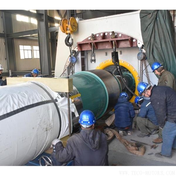 【電廠】洛陽萬眾吉利熱電工程1號燃機發(fā)電機轉子順利穿裝完成